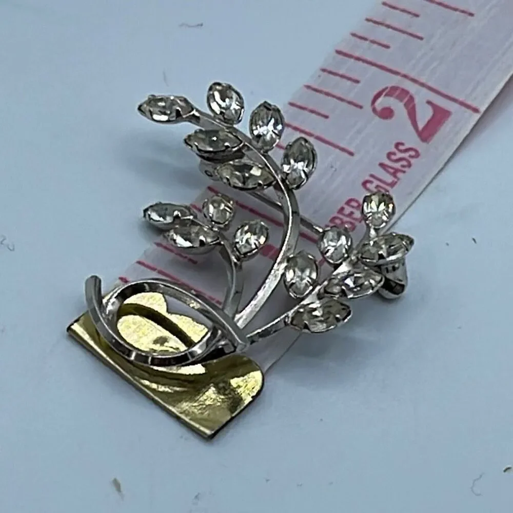 Vintage Art sterling silver rhinestone brooch.